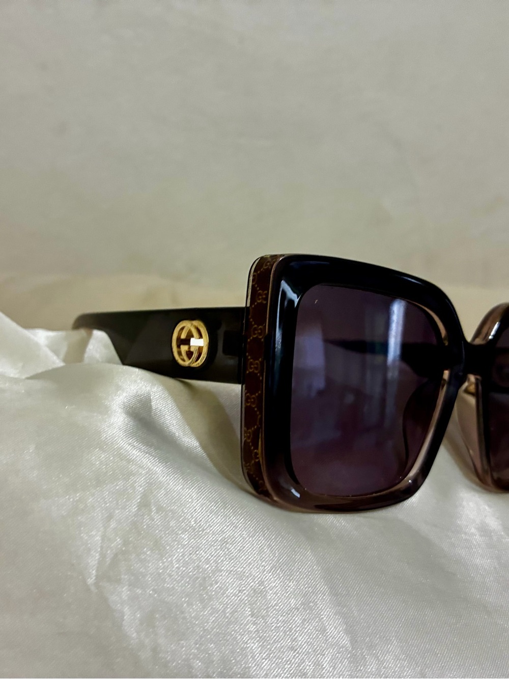 Iconic GUCCI Sunglasses - gradient lenses